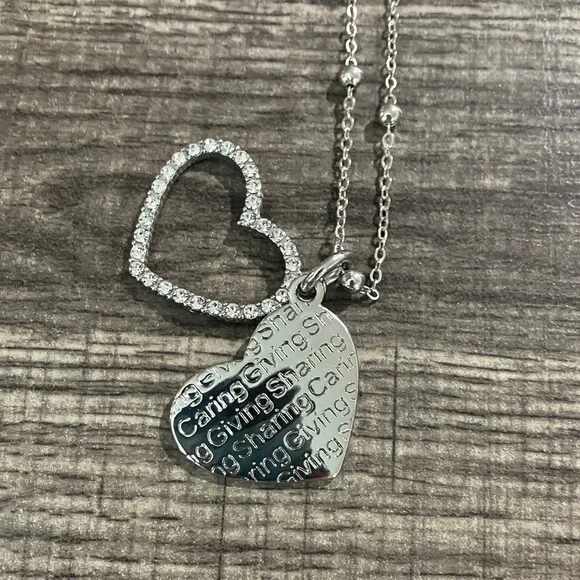 Elegant Silver Heart Pendant Necklace - Picture 2 of 5